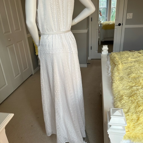 White House Black Market Full length white eyelet V neck side slit dress. Size 8 - Picture 2 of 9